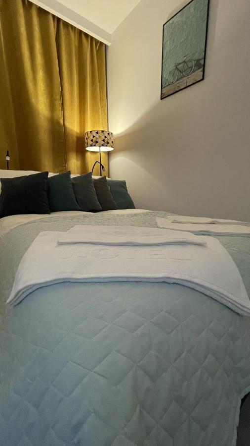 Prymasa Tysiaclecia 83A By Aparthouse Appartamento Varsavia Esterno foto